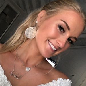 Meet your Posher, Delaney